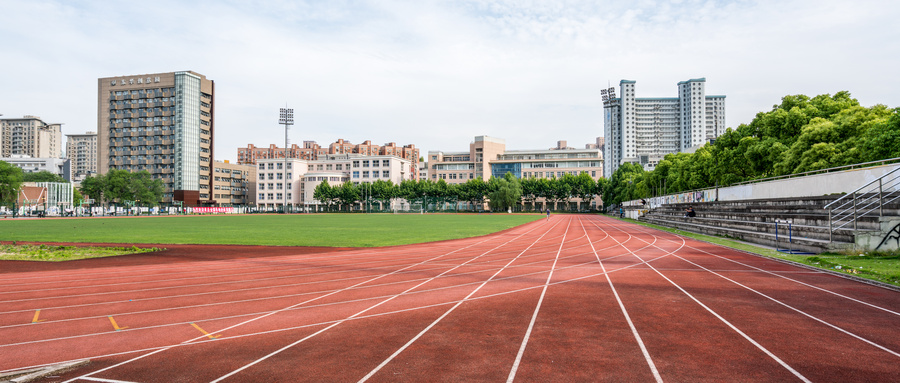 摄图网_500406591_wx_学校高考校园操场（非企业商用）.jpg