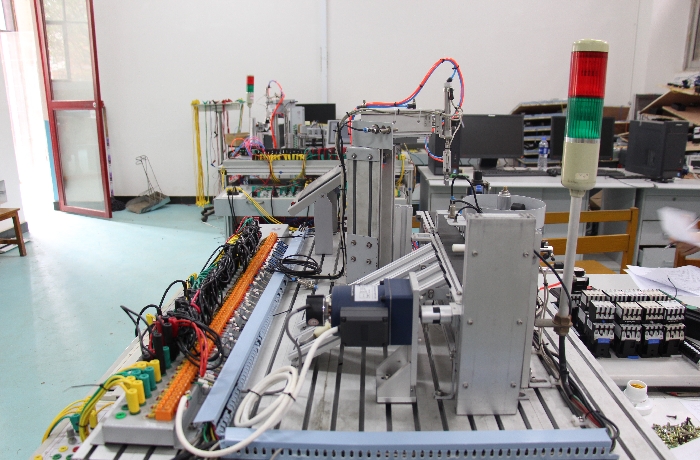 云南电子信息高级技工学校www.yn35sxw.com (7).jpg