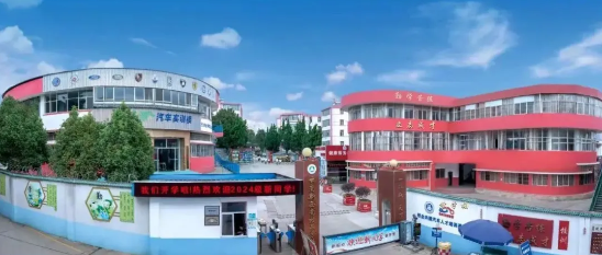 云南新西南技工学校www.yn35sxw.com 0871-68966789 (4).png