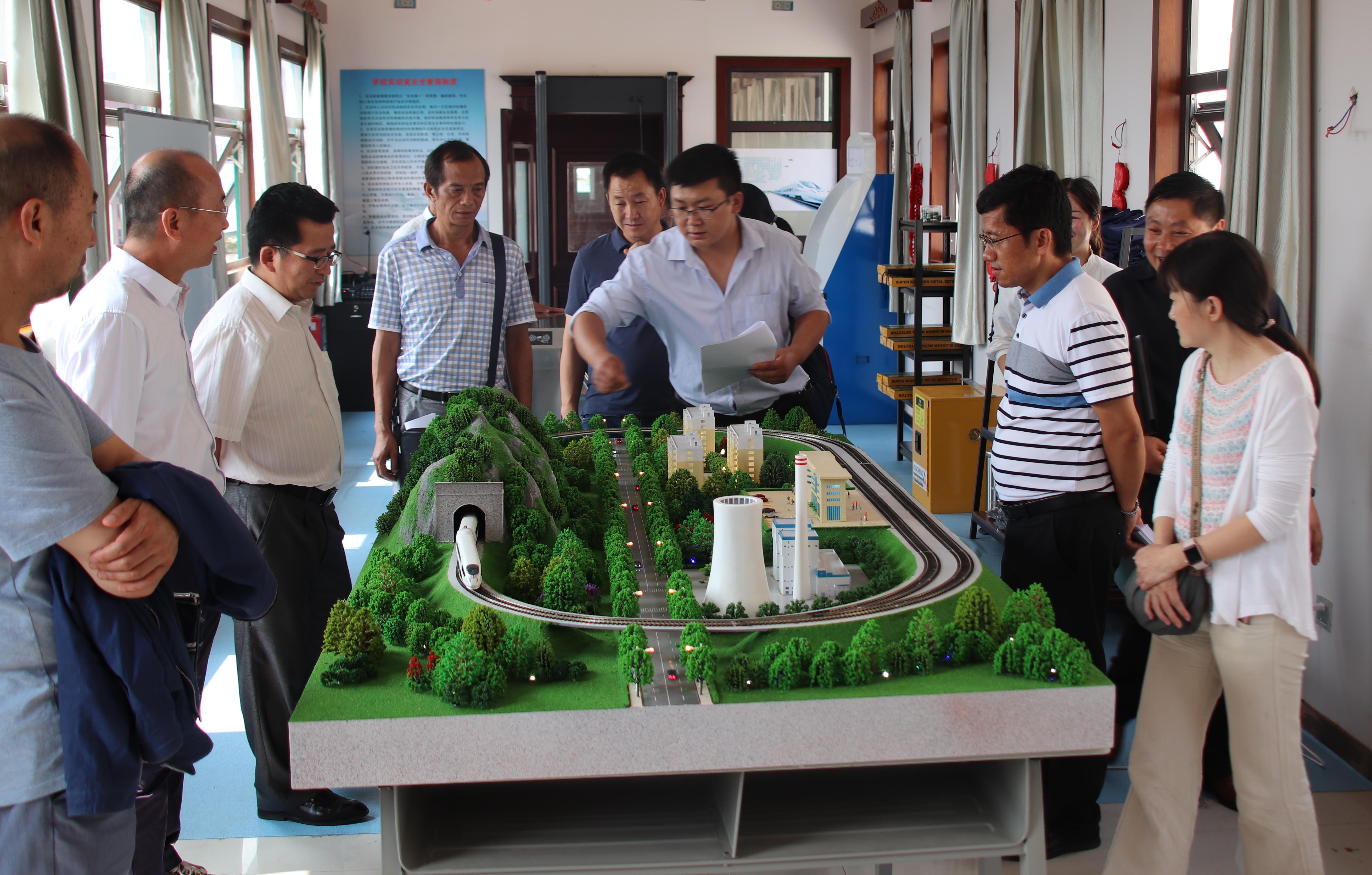 昆明华航技工学校 (5).jpg 昆明华航技工学校 (5).jpg