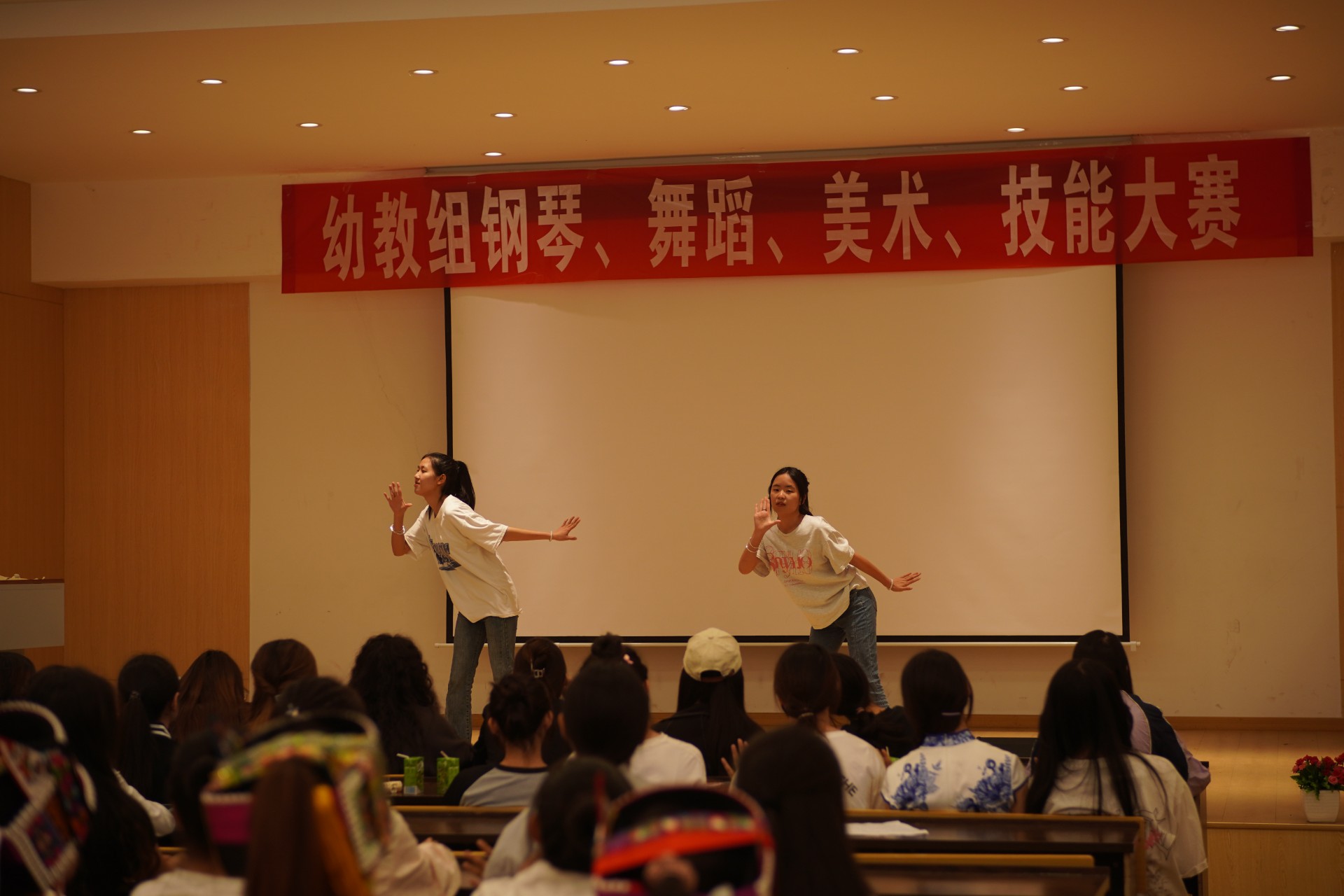 昆明华航技工学校 (11).jpg 昆明华航技工学校 (11).jpg