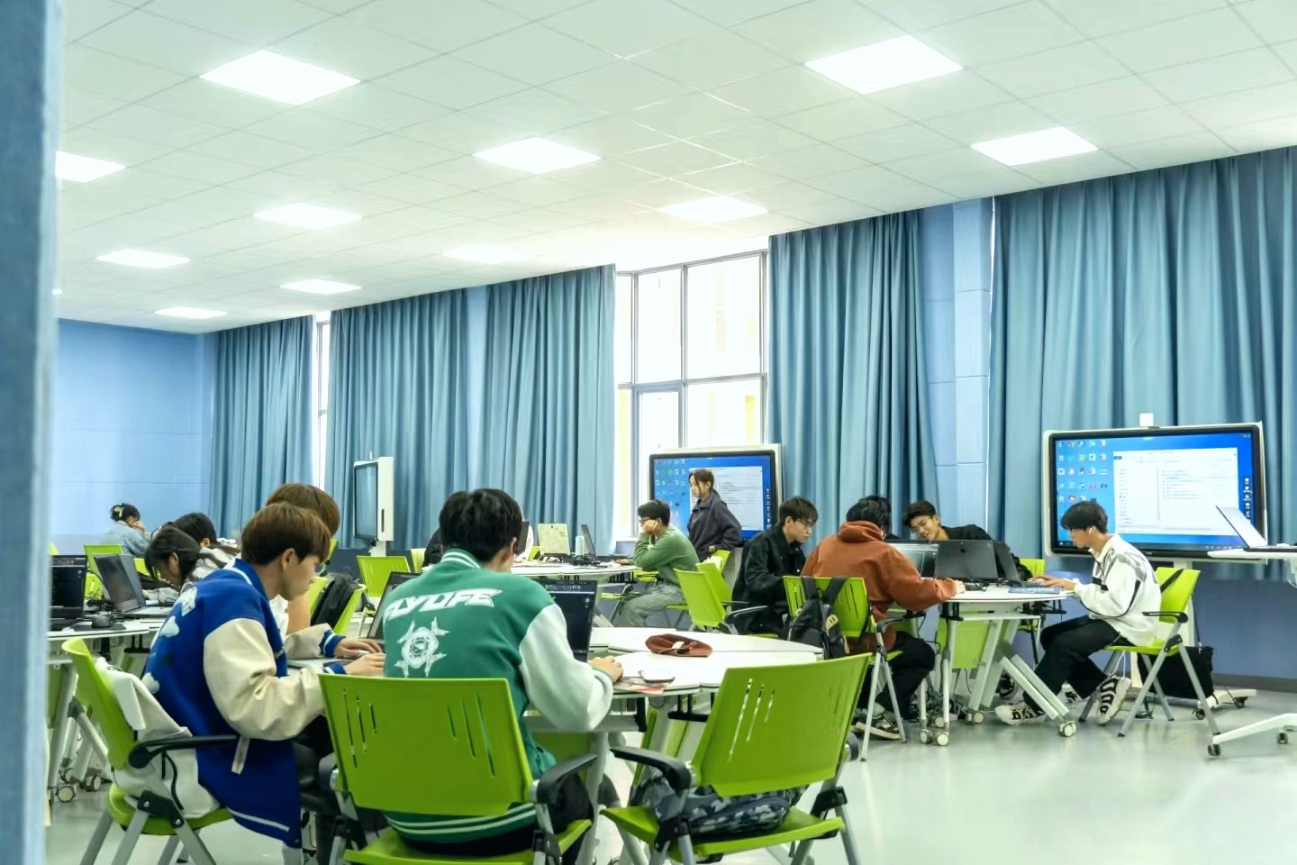 云南城市建设职业学院 (10).jpg