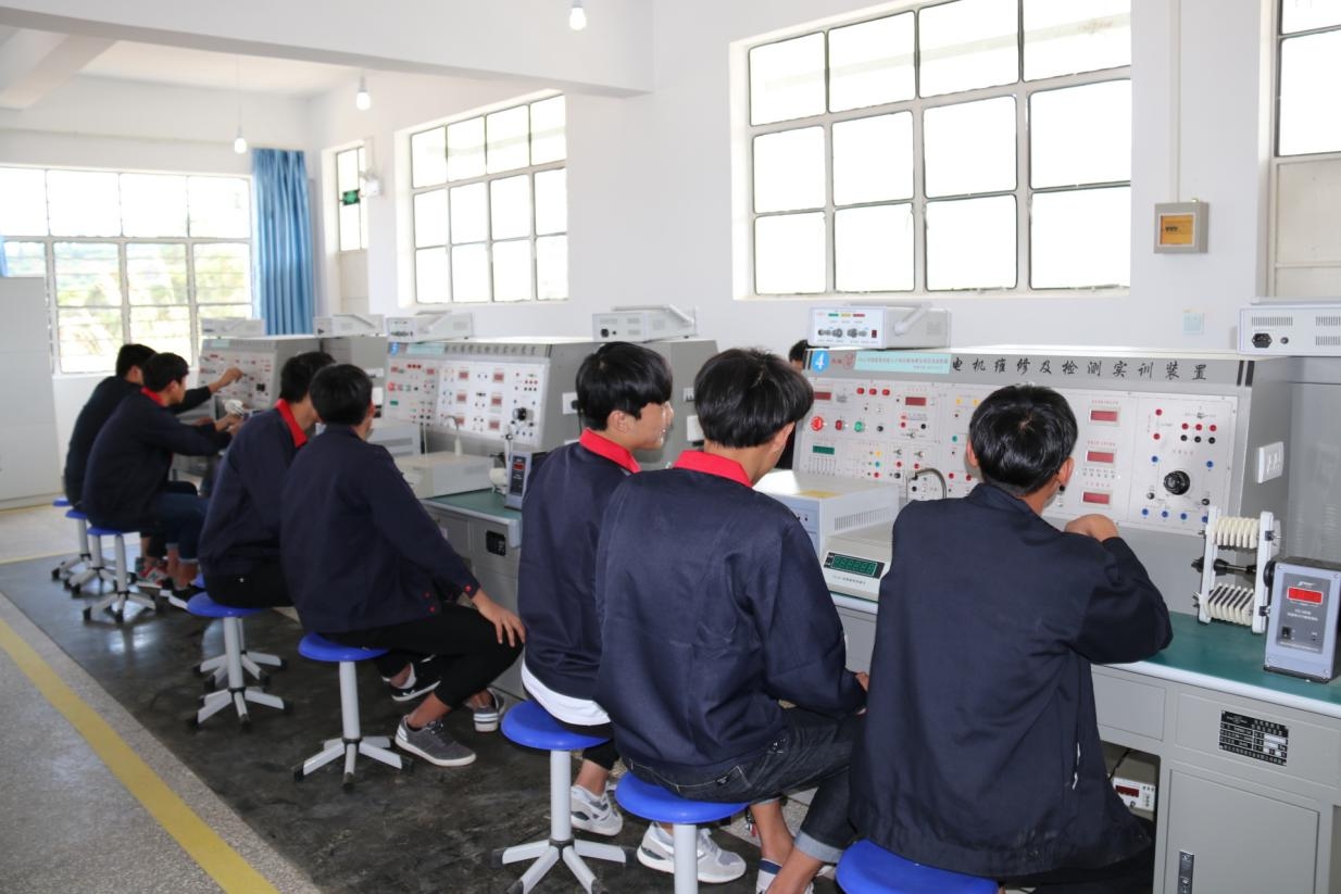 云南铜业技工学校 (10).jpg