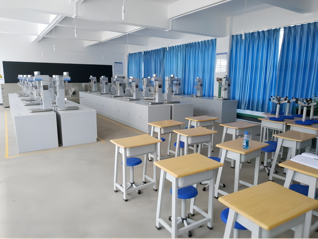 云南铜业技工学校 (1).png