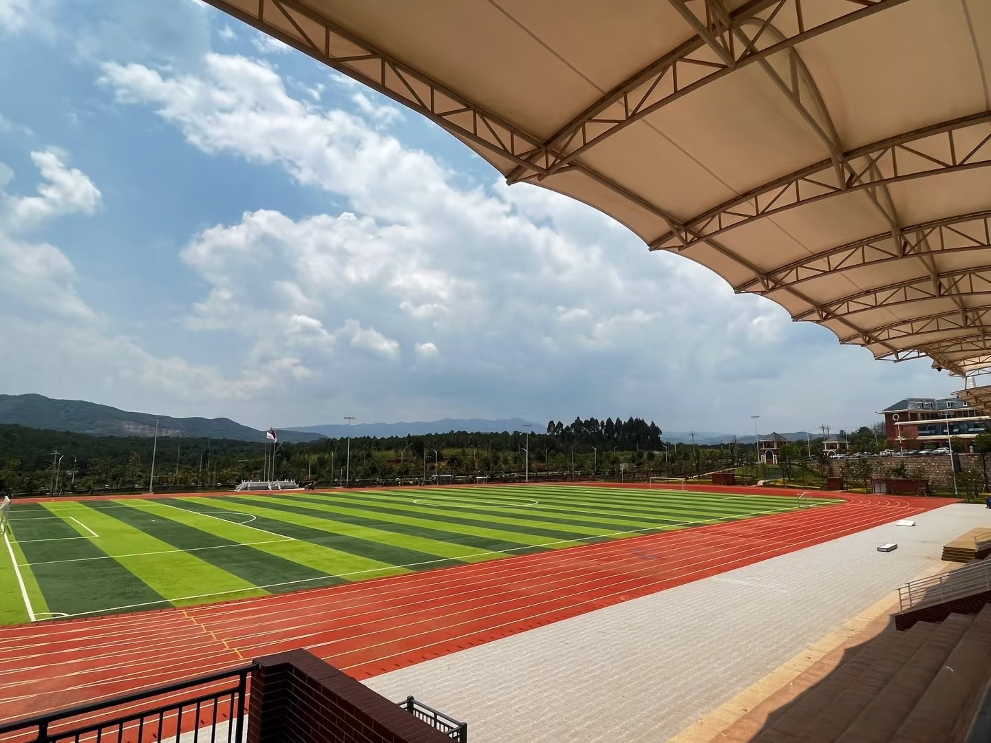 云南经贸外事职业学院 (34).jpg