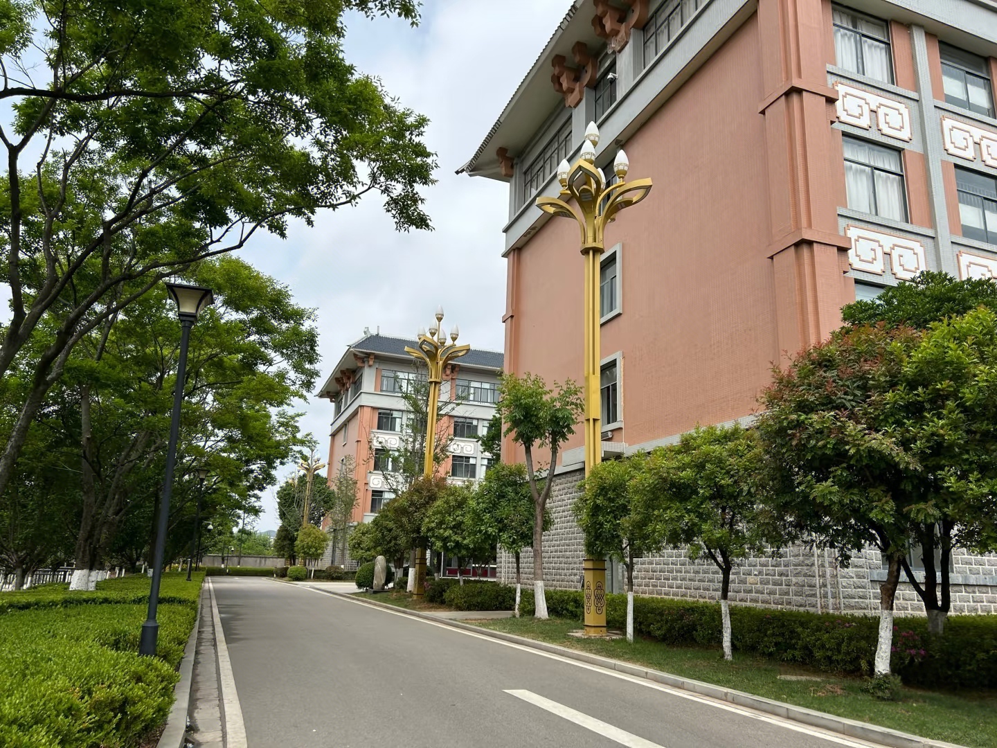 云南工业技师学院 (8).jpg