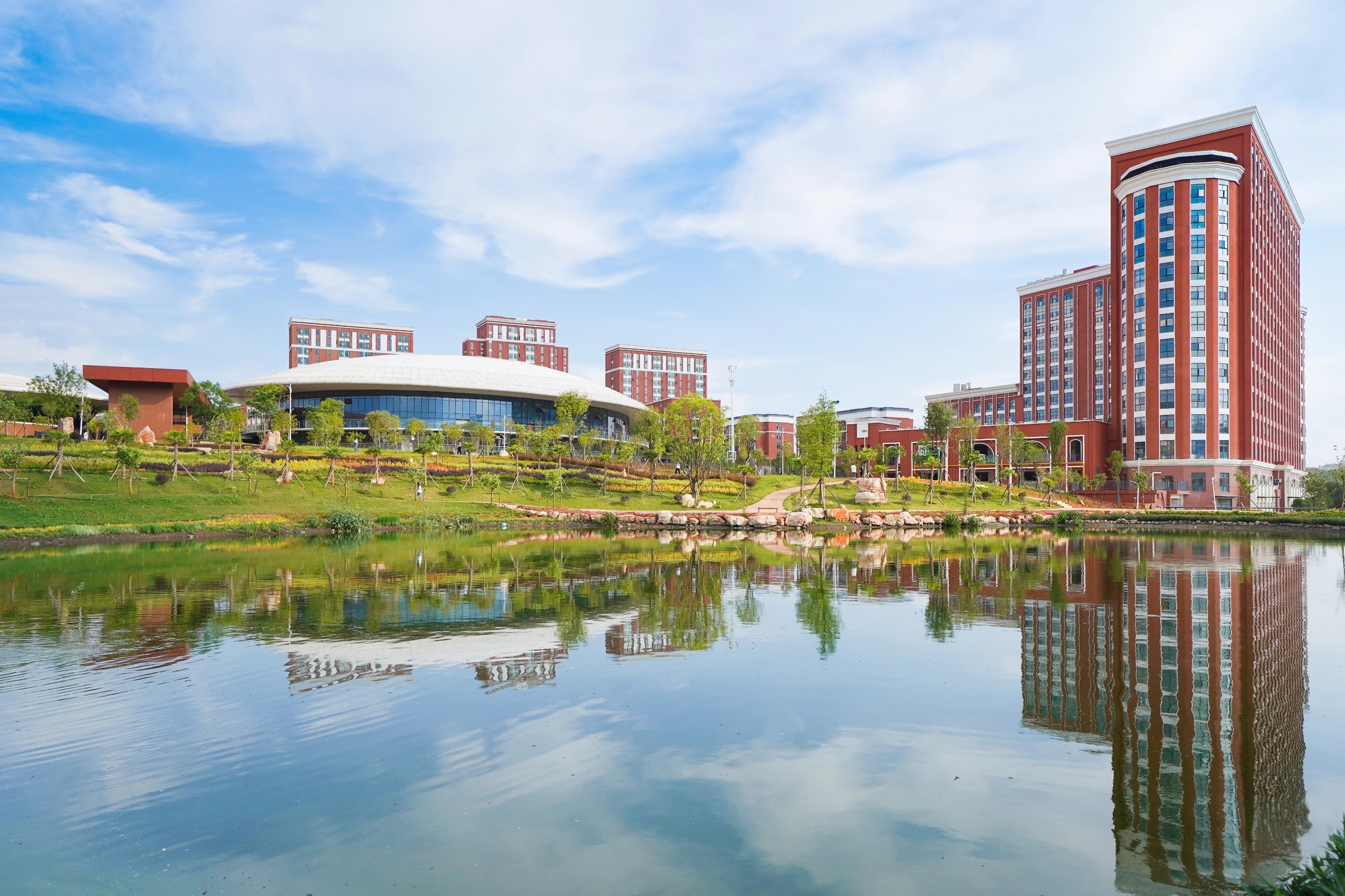 云南经贸外事职业学院 (13).jpg