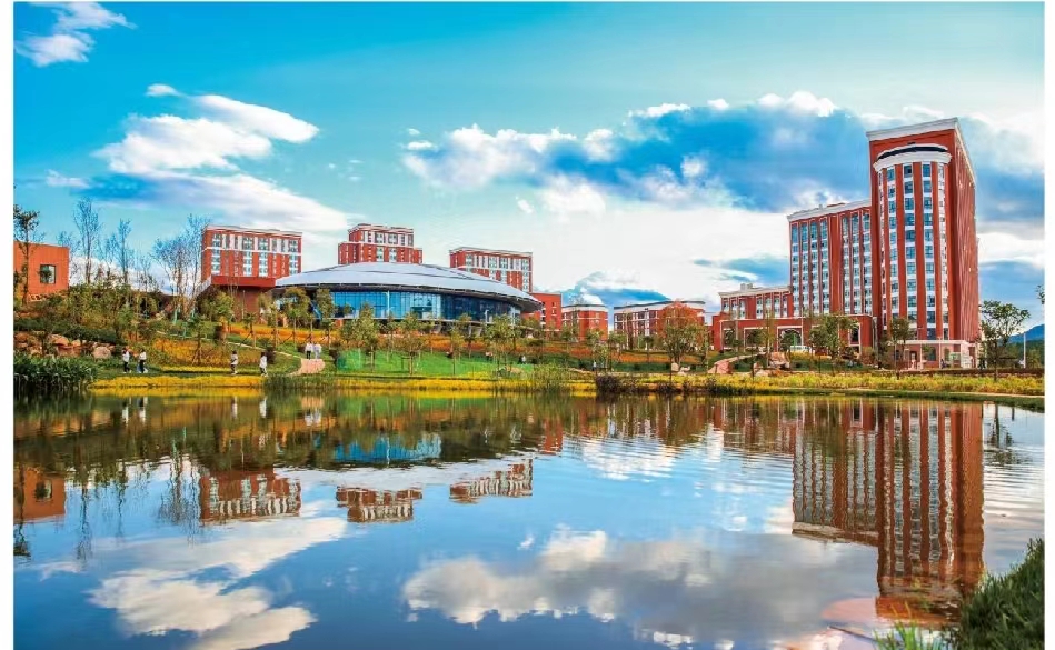 云南经贸外事职业学院 (27).jpg