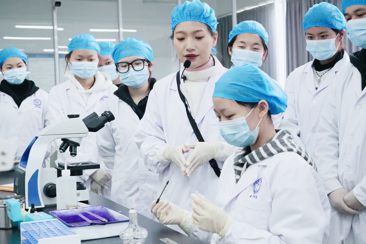 云南商务职业学院 (17).jpg