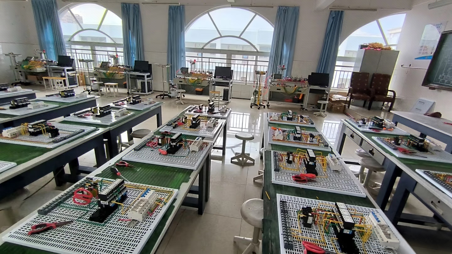 曲靖 工商职业技术学校 (6).jpg