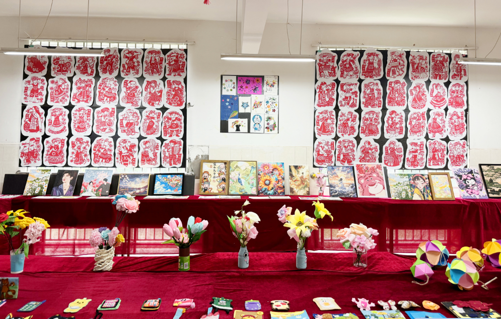 曲靖 工商职业技术学校 (1).png