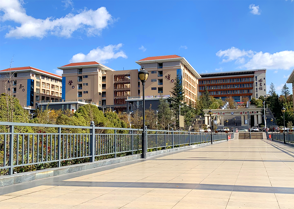 昆明工业职业技术学院 (1).png